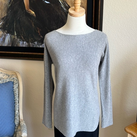 NWT Vince Gray Cashmere Sweater Size S was $295!